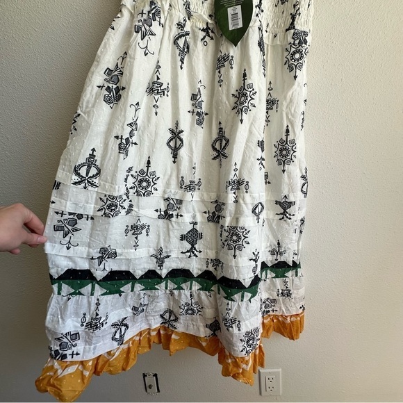 FARM Rio Black and White Midi Dress with Green and Gold Accents - Picture 7 of 8